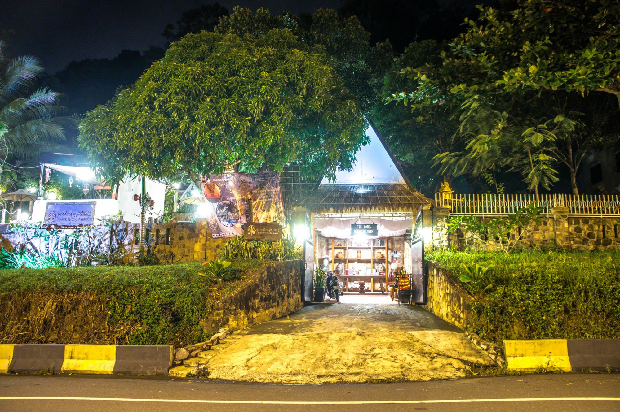 Tropical Hill Kep Cambodia Hotel Buitenkant foto